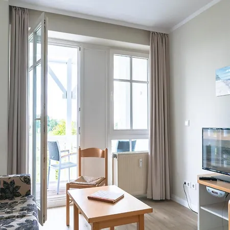 Mit Moeblierten Balkon In Apartment Sellin (Rugen)