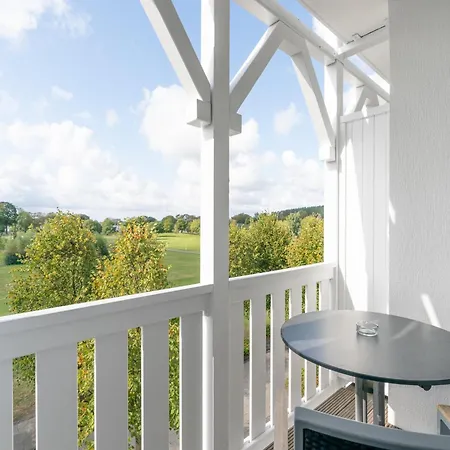 Apartment Mit Moeblierten Balkon In