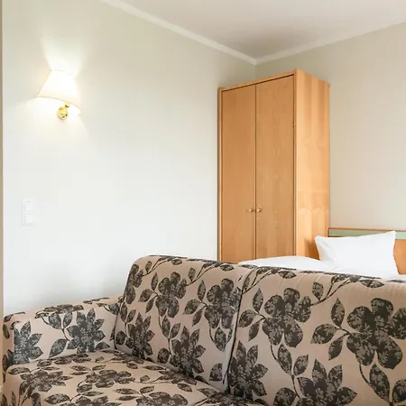 Apartment Mit Moeblierten Balkon In *