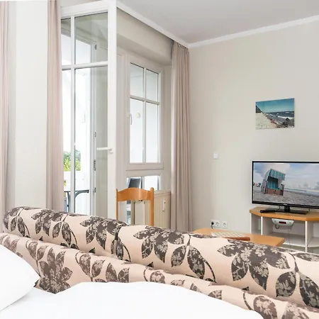Mit Moeblierten Balkon In * Sellin (Rugen)