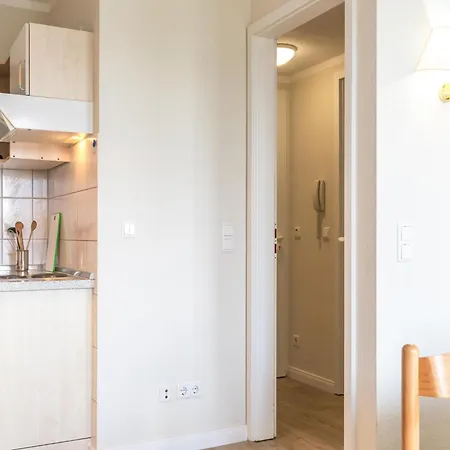 Mit Moeblierten Balkon In Apartment
