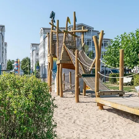 Mit Moeblierten Balkon In *
